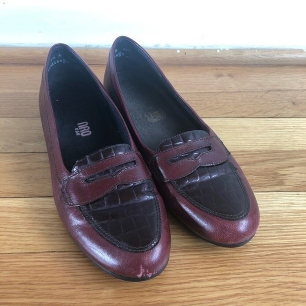 Munro Loafers Burgundy Leather Crocodile Penny Loafer Flat - Picture 2 of 7